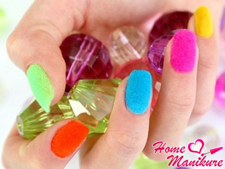 разноцветные бархатные ногти