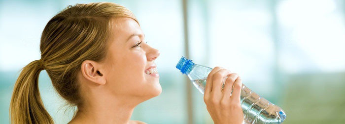 Пейте не менее полутора литров воды ежедневно
