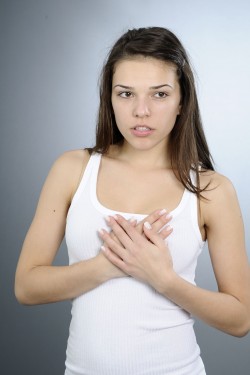 Нормально ли, если болит грудь при беременности?